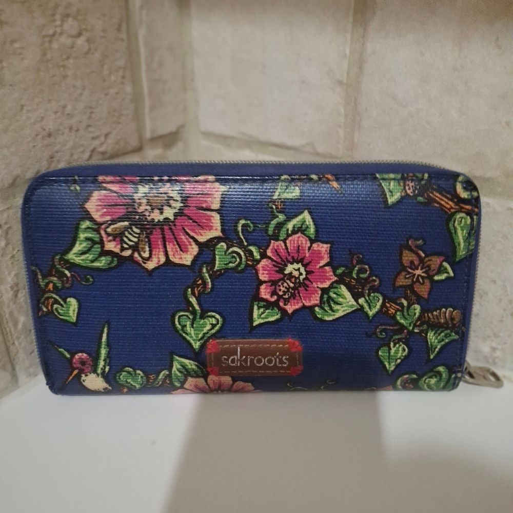Sakroots Artist Circle Wallets - Picture 2 of 10